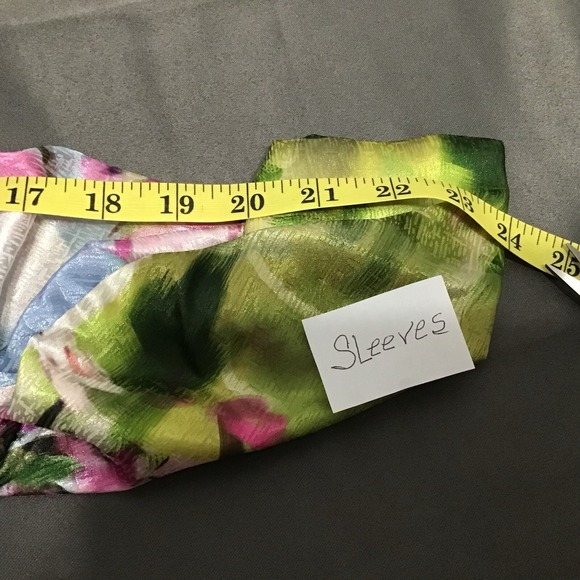 MUKZIN Women's Large Printed Floral Bunny Silky Puff Shoulder Blouse Art to Wear - Picture 9 of 11